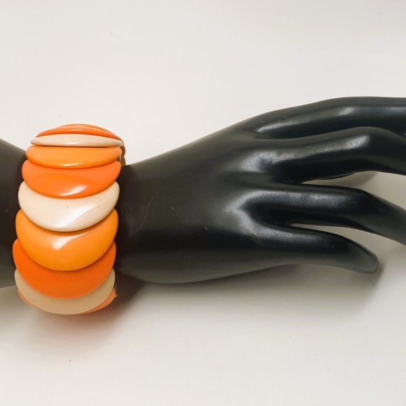 Gorgeous Orange & Cream Color Acrylic Stretch Bracelet - Picture 5 of 5